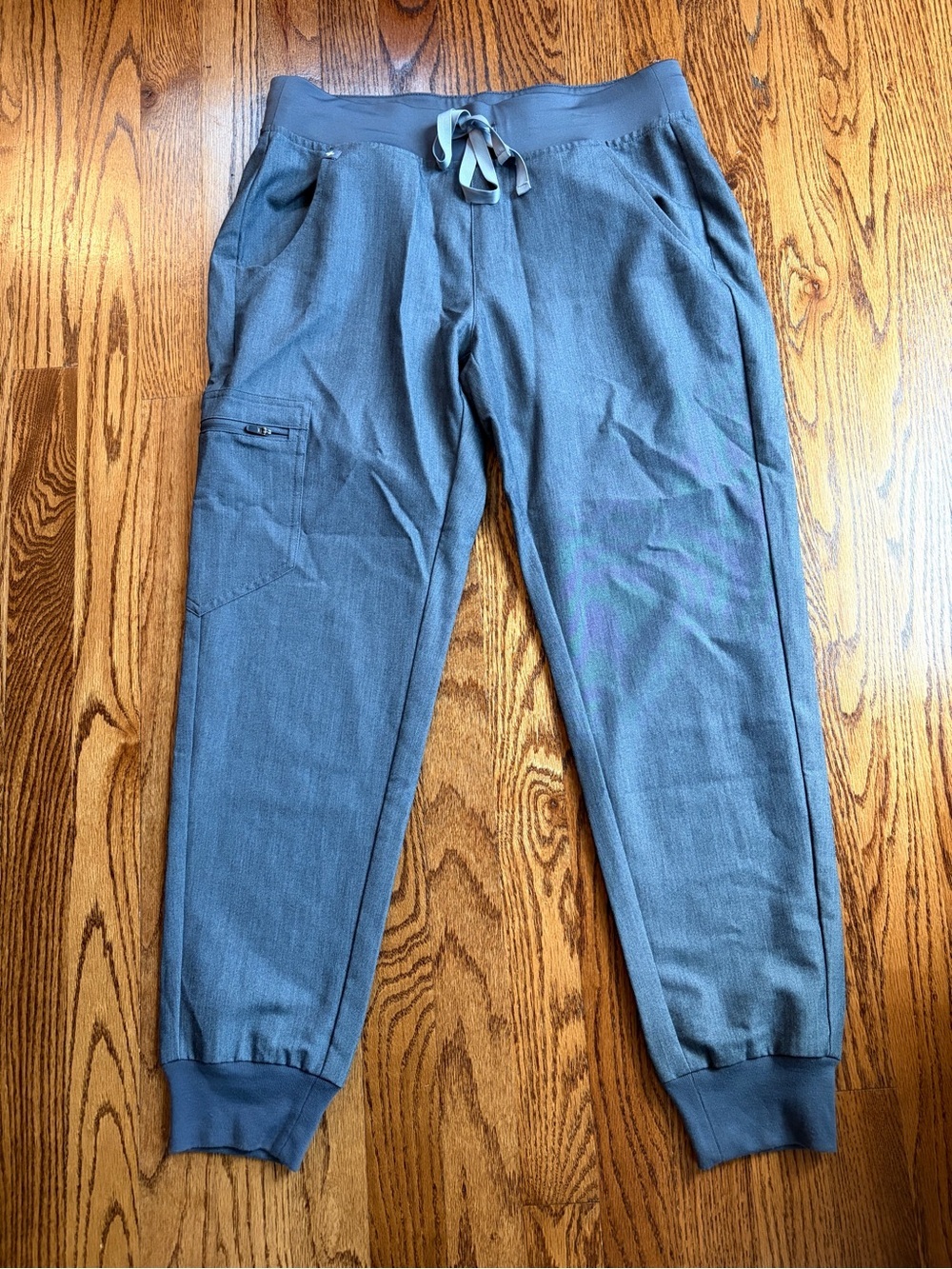 FIGS Technical Collection Scrub Jogger Pants | Women’s S Petite | Heather Gray